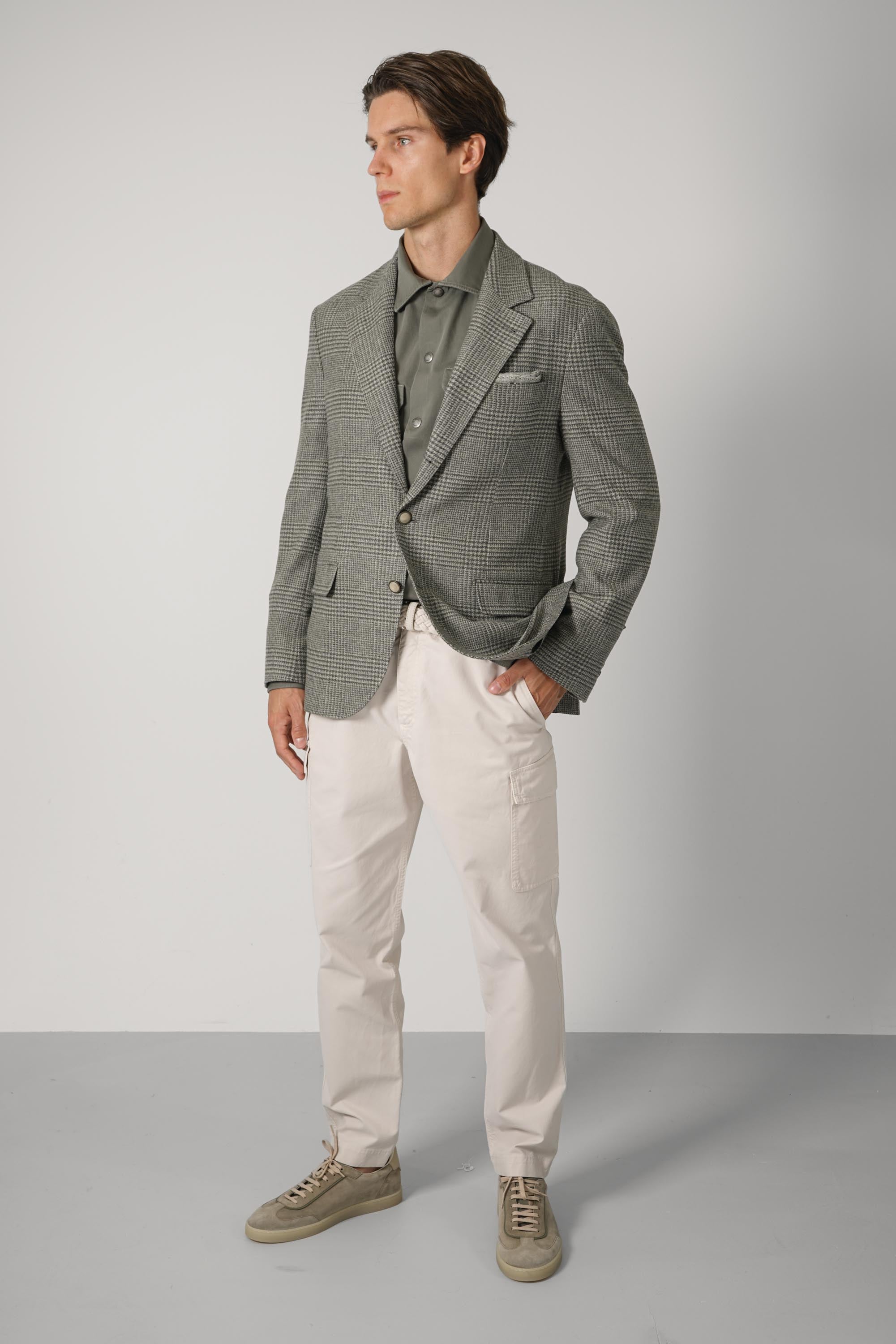 Brunello Cucinelli Trousers with Cargo Pockets Beige