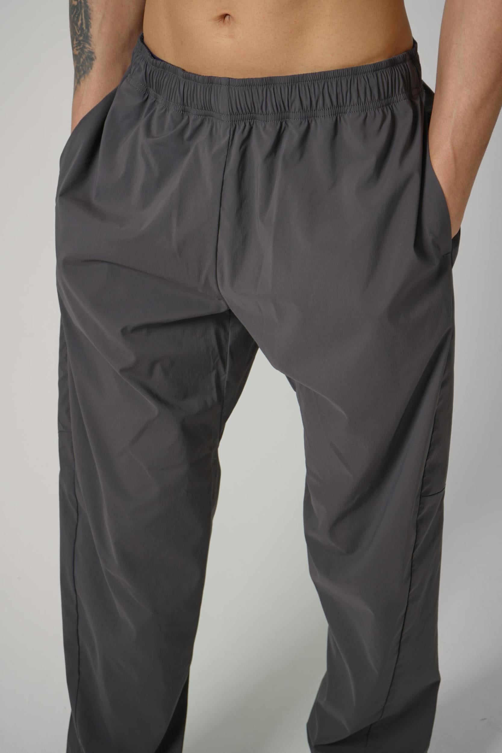 3100025 Stone Island Stellina Loose Fit Nylon Pants Charcoal Grey