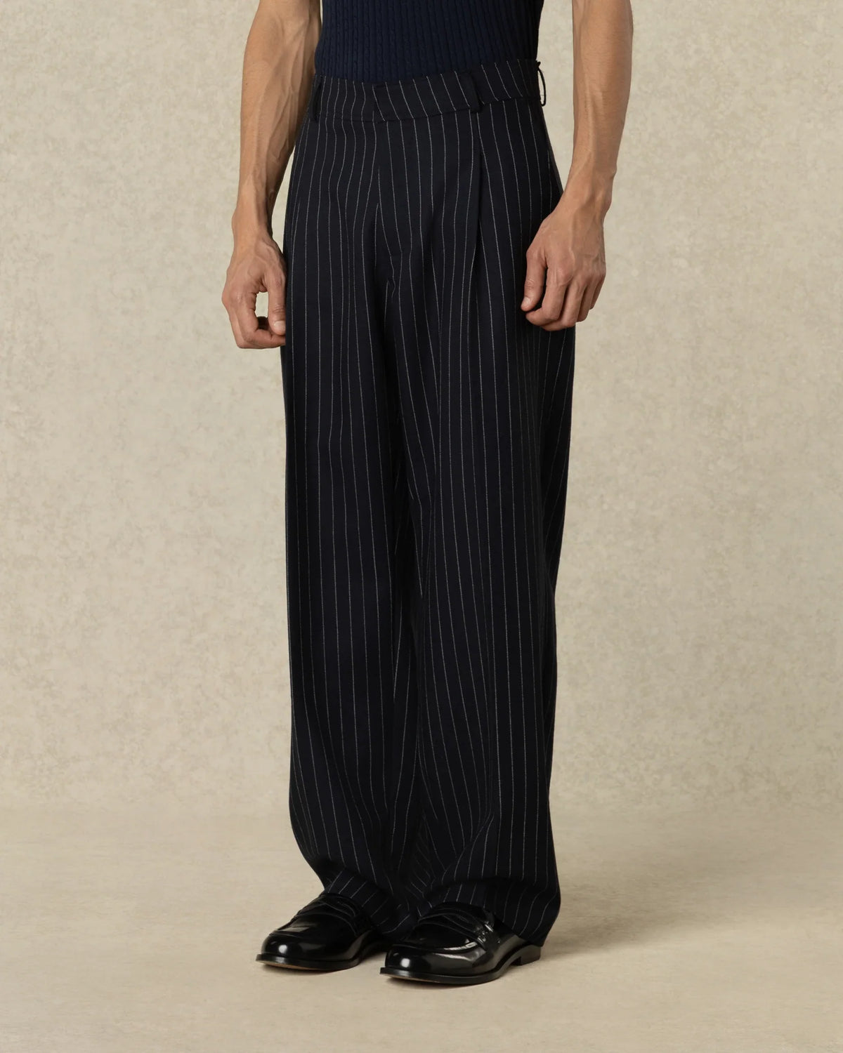Drôle de Monsieur Stripped Single Pleat Pants – Navy