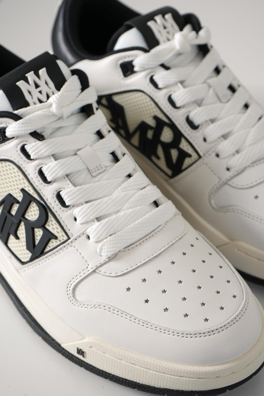 Amiri Classic Low White/White