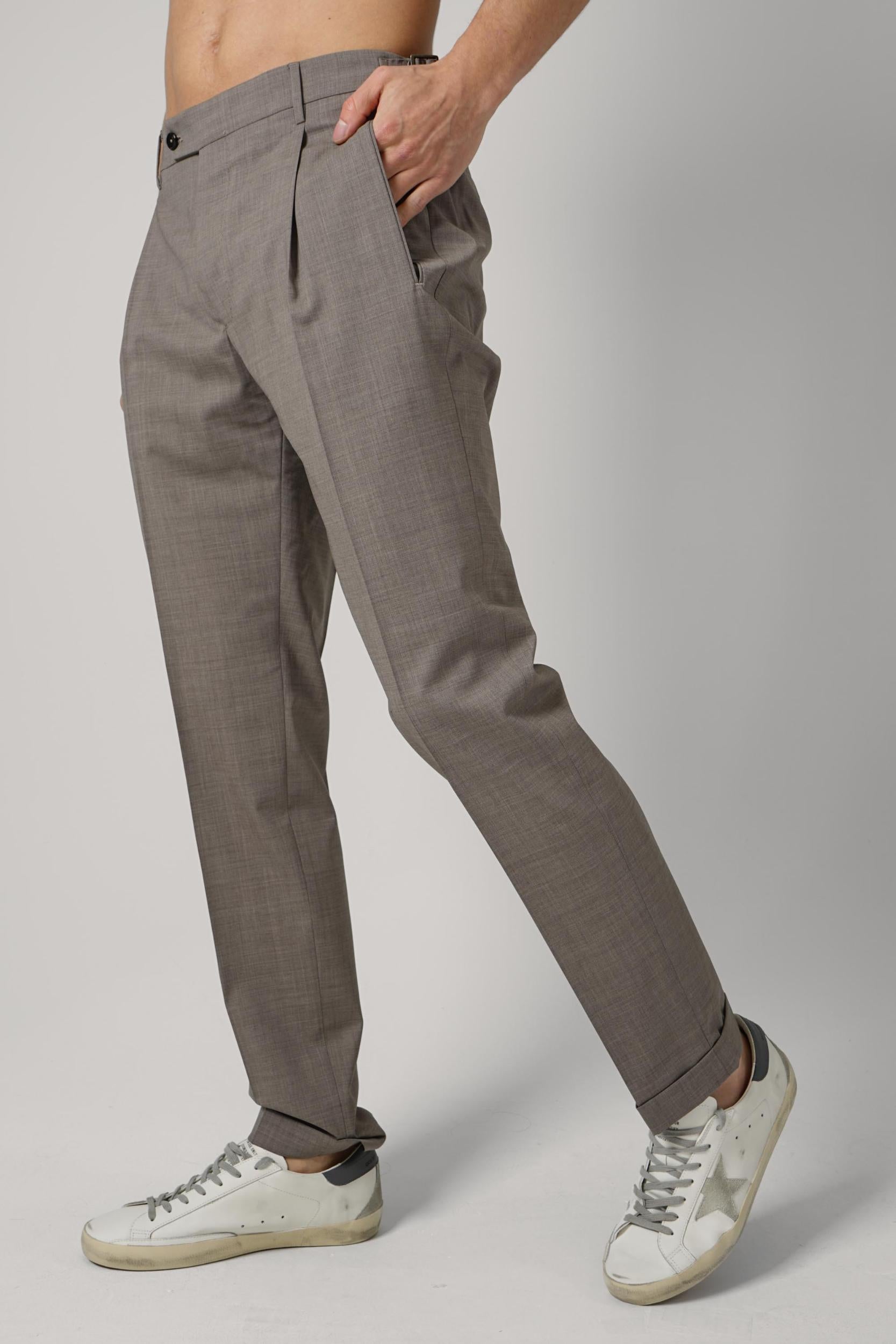 Berwich Retro Style Contemporary Fit Greige