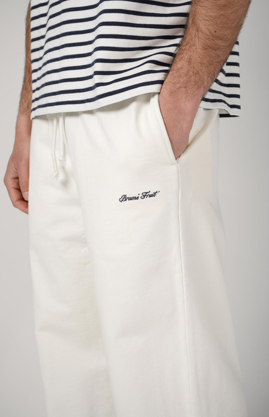 Bram'S Fruit Script Logo Sweatpant Off White