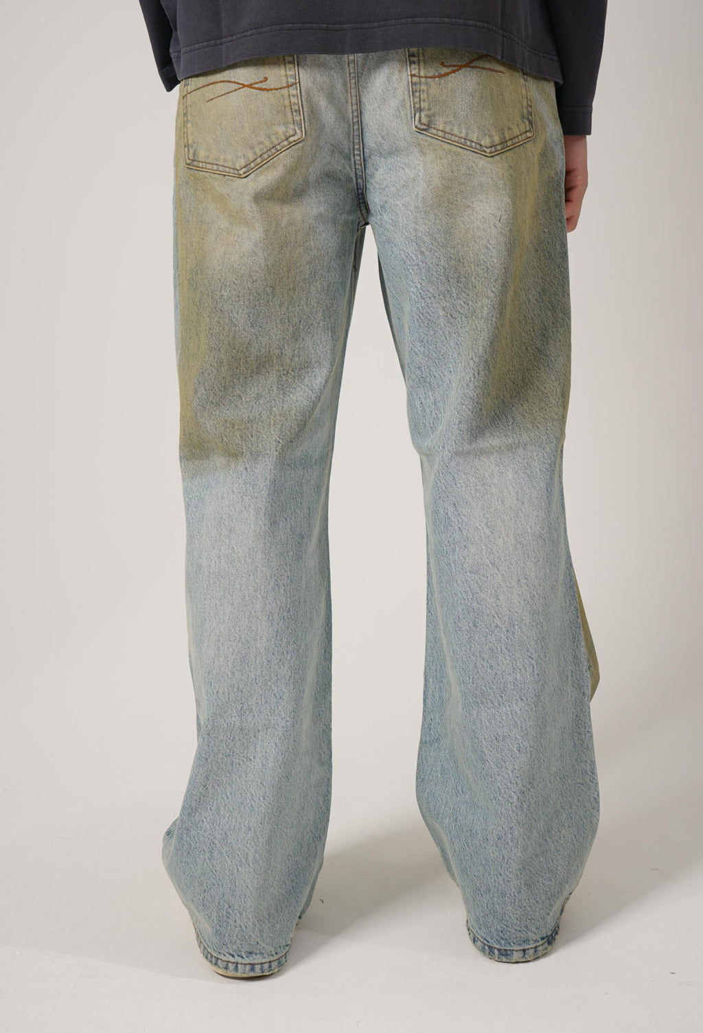Flaneur Relaxed Dirty Jeans