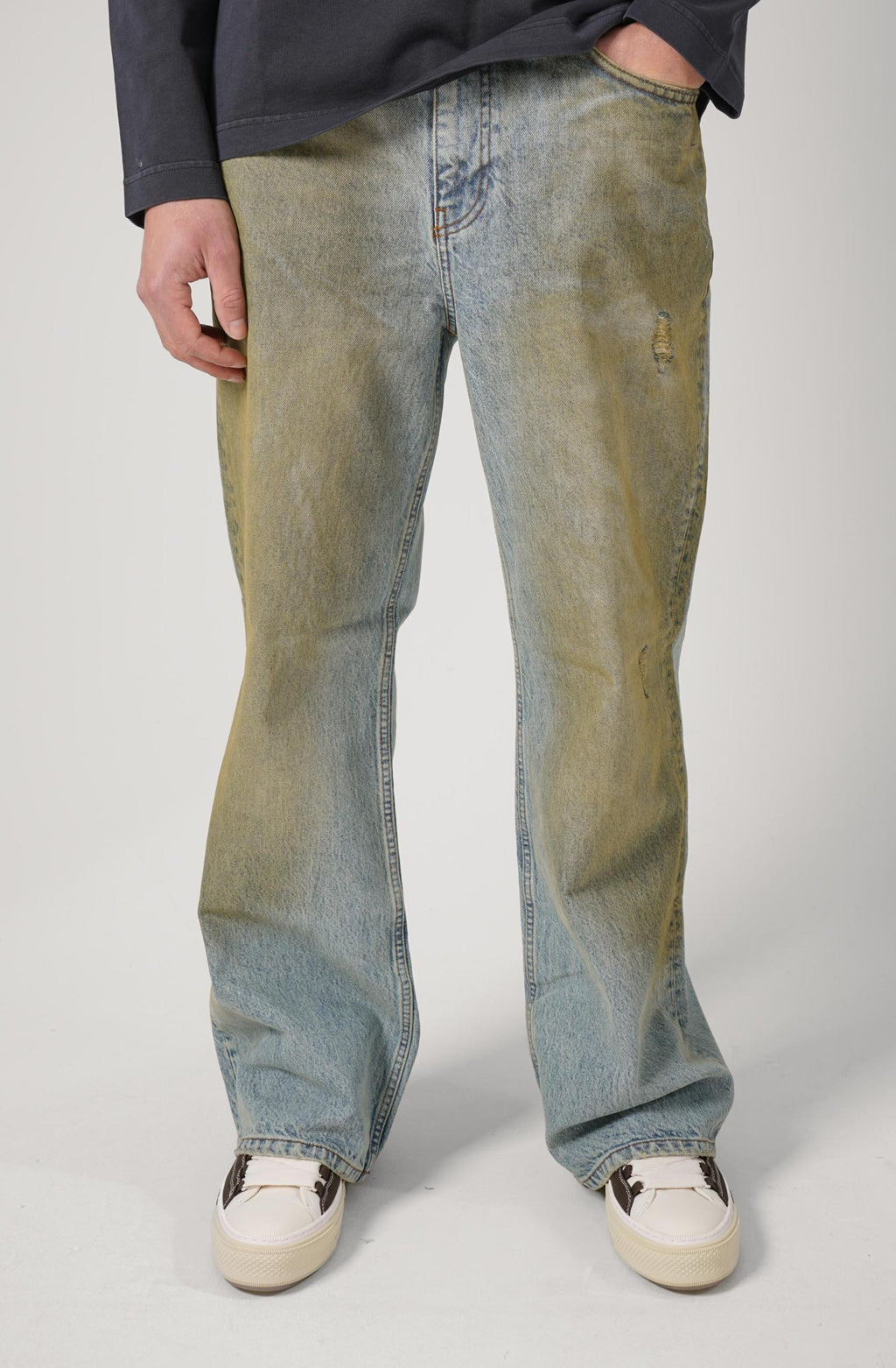 Flaneur Relaxed Dirty Jeans