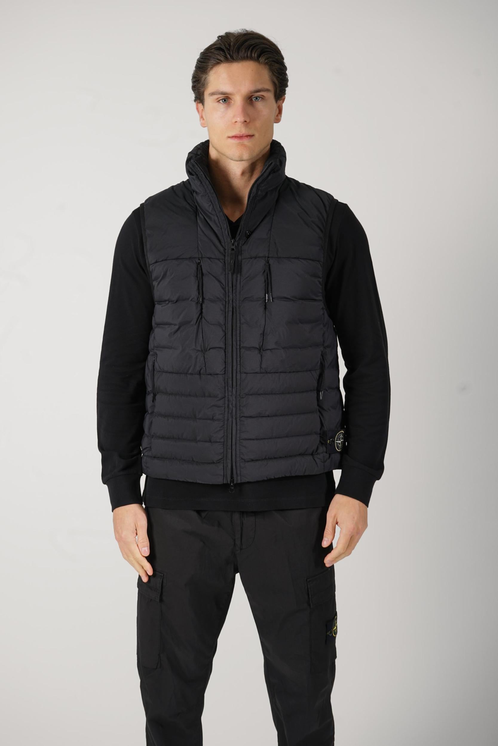 G100007 Stone Island Vest Black