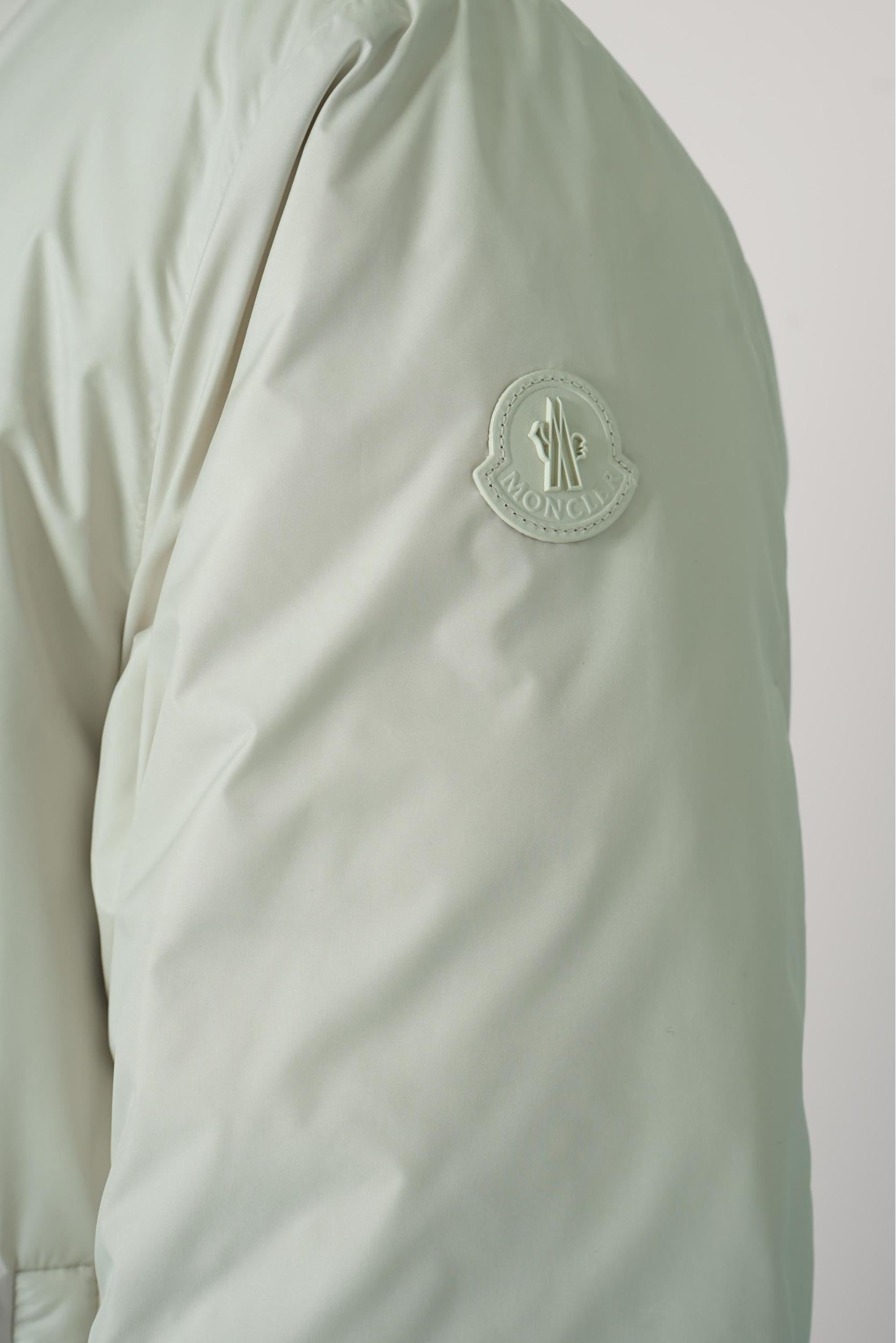 Moncler Berre Short Down Jacket Beige