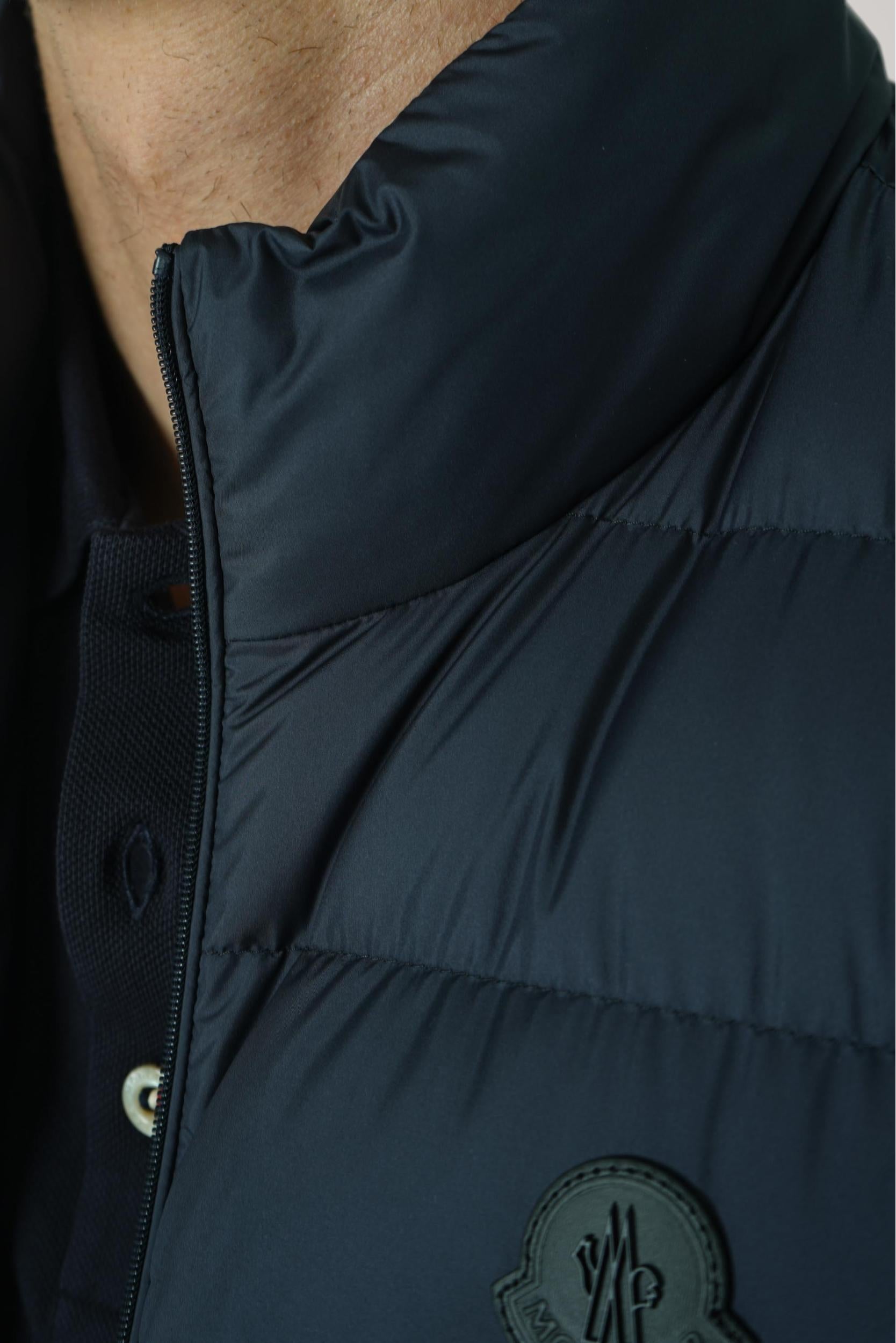 Moncler Lechtal Down Gilet Navy