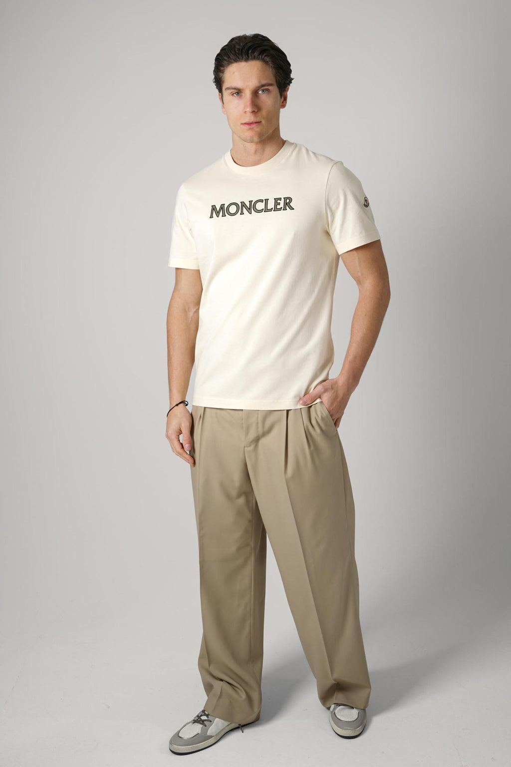 Moncler Model 22 T-Shirt Creme