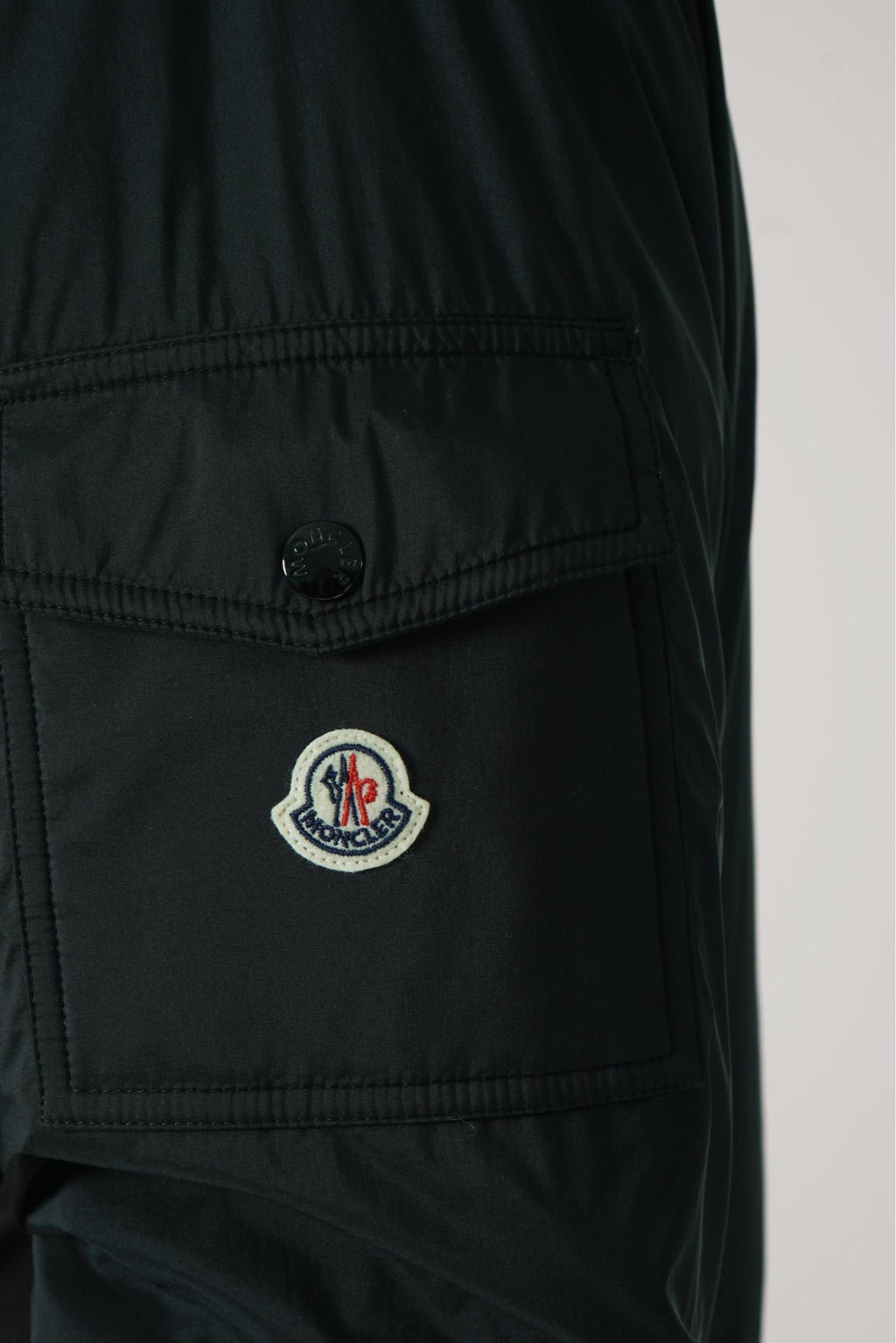 Moncler Monteynard Hooded Short Down Jacket Black