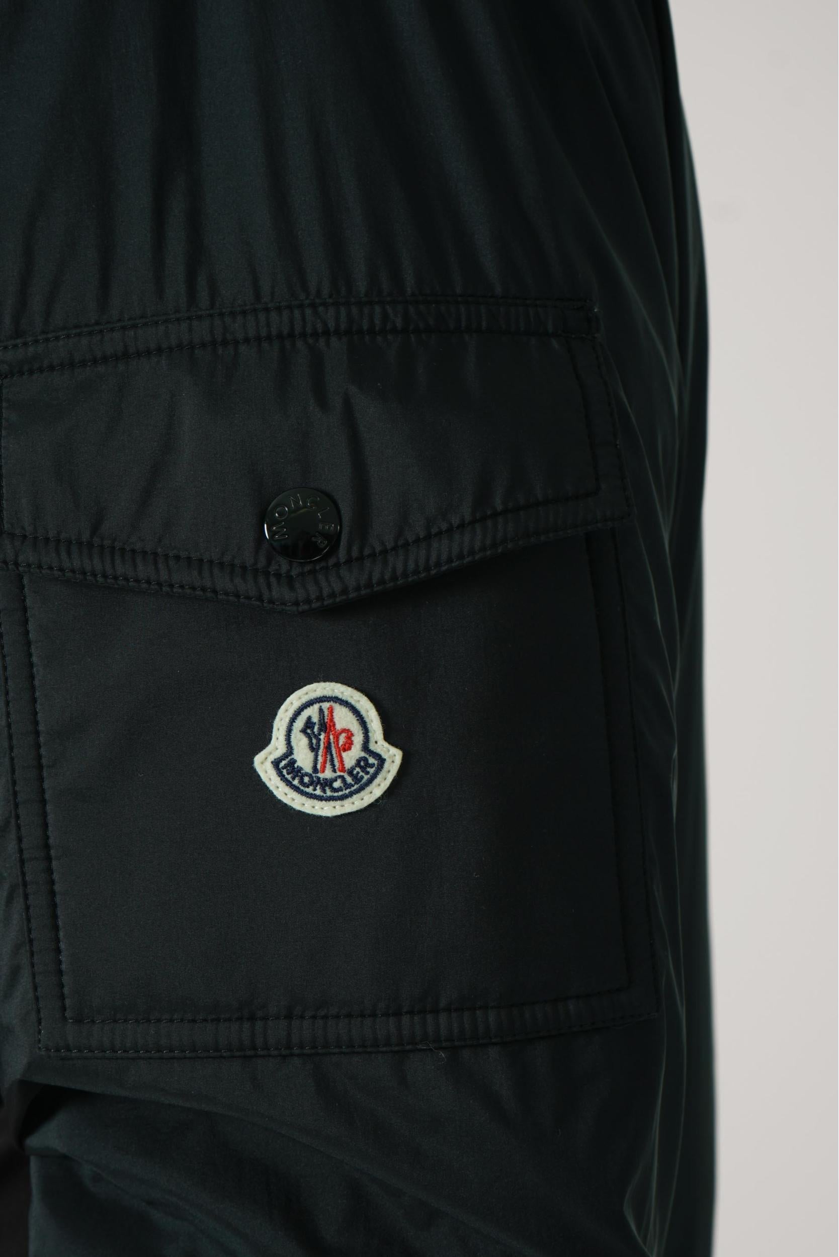 Moncler Monteynard Hooded Short Down Jacket Black