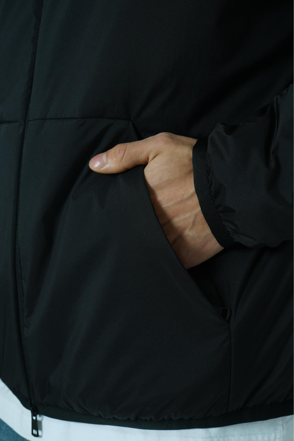Moncler Monteynard Hooded Short Down Jacket Black