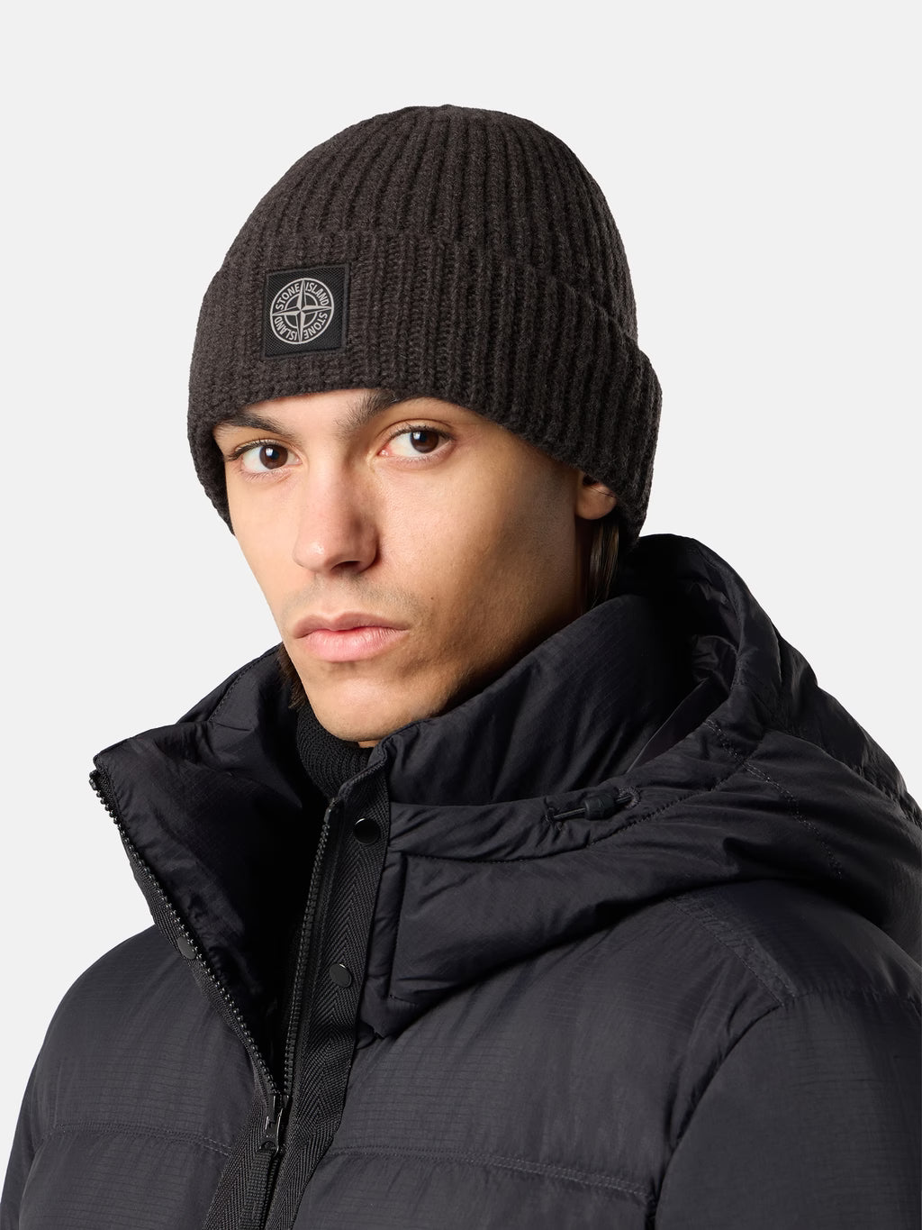 Stone Island Beanie – Melange Lead (N100012)