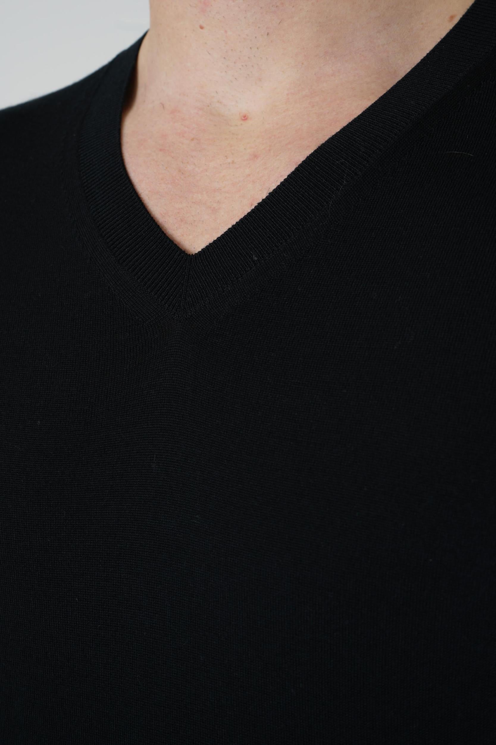 Tom Ford V-Neck Black