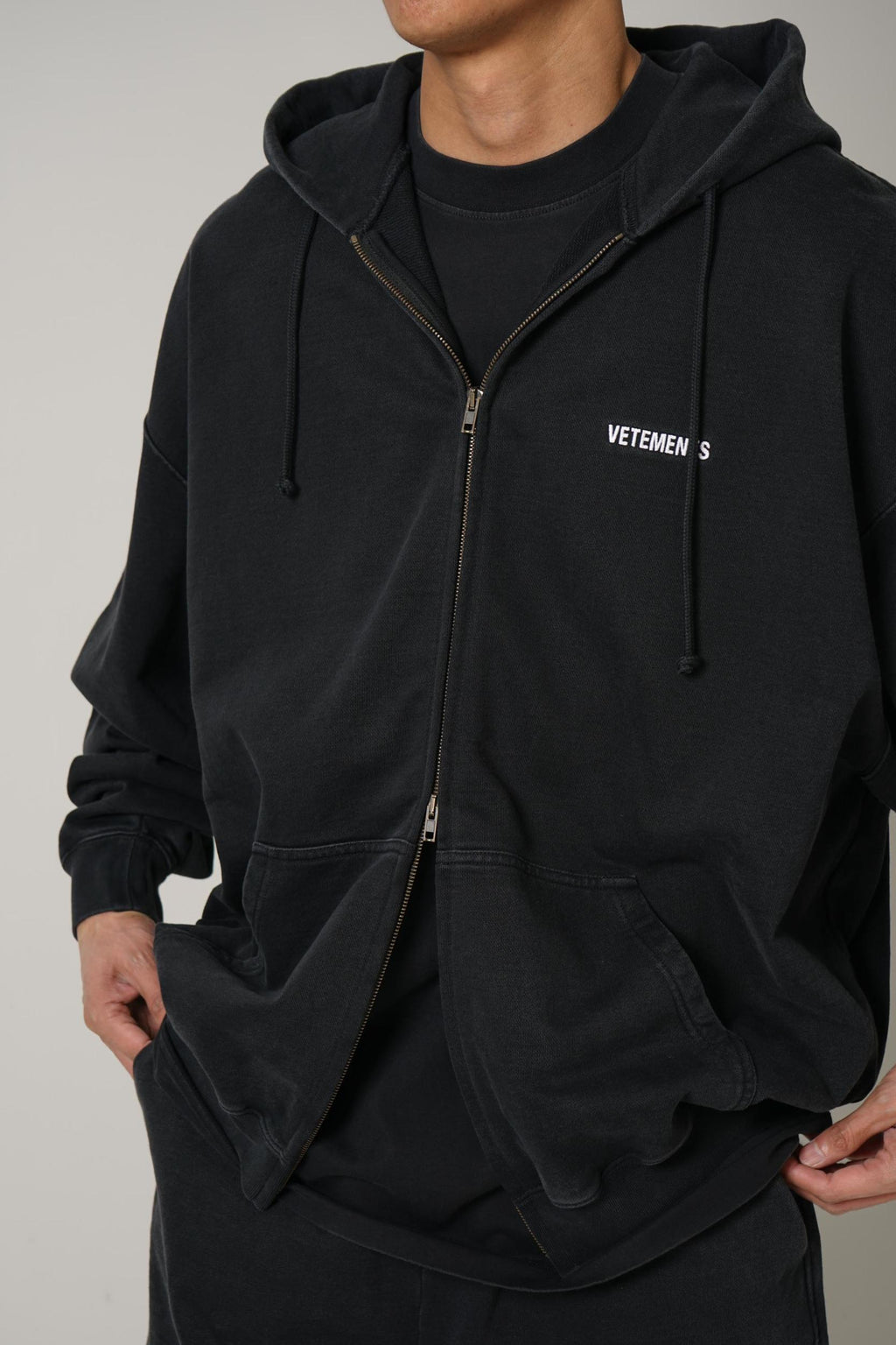 Vetements Iconic Logo Zip-Up Hoodie Black
