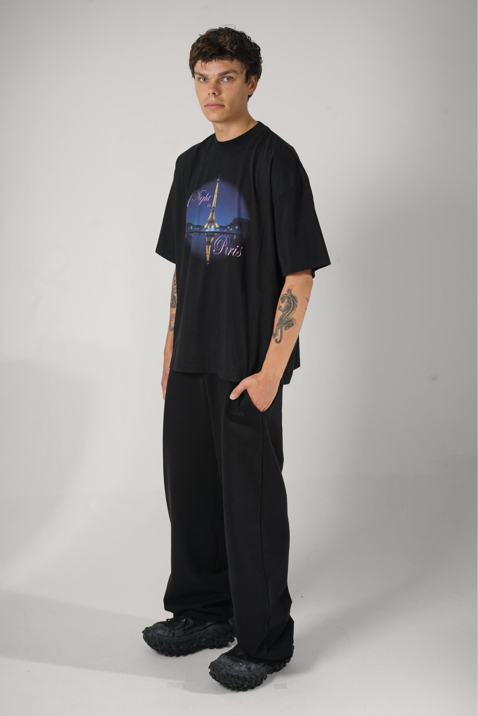 Vetements Paris T-Shirt Black