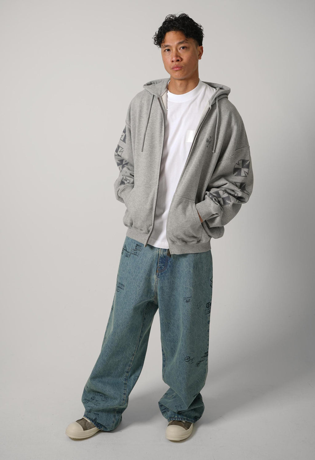Vetements Passport Stamps Jeans Blue